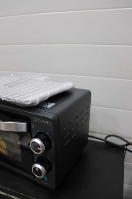 Cecotec Bake&Toast 1080 10L 1000W Таймер 60мин, температура до 230гр