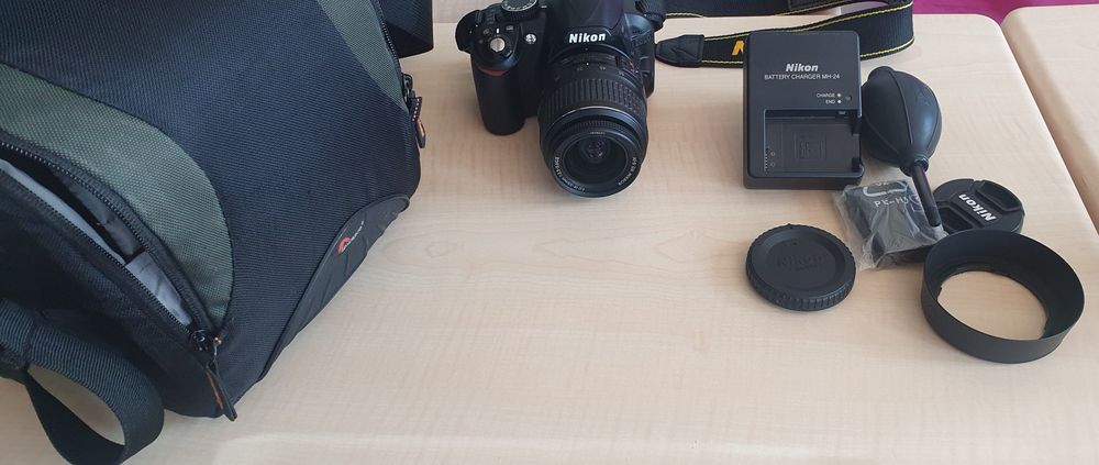 NIKON D3100 obiectiv 18-55 si obiectiv 35 mm