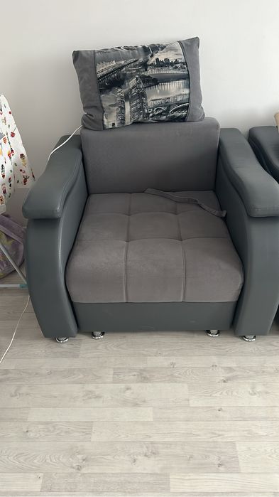 Продам кресло раздвижное в хорошем состоянии без потертостей