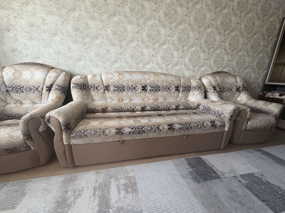 Продам диван и кресла