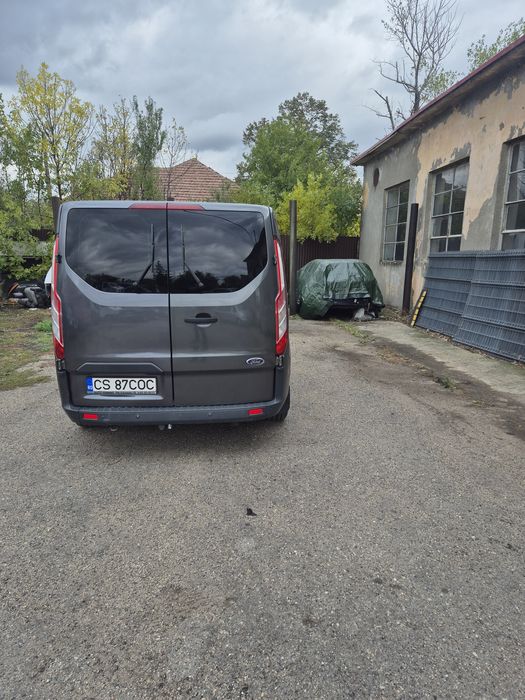 Ford tranzit custom 2017 8+1