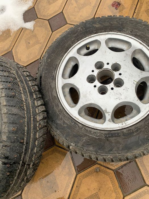 Диски от мерседеса шины  195×65×15  зимние обмен
