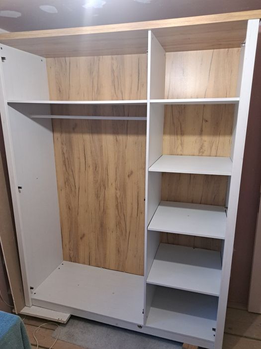 Vând dulap Markskel 160×210 Alb Stejar