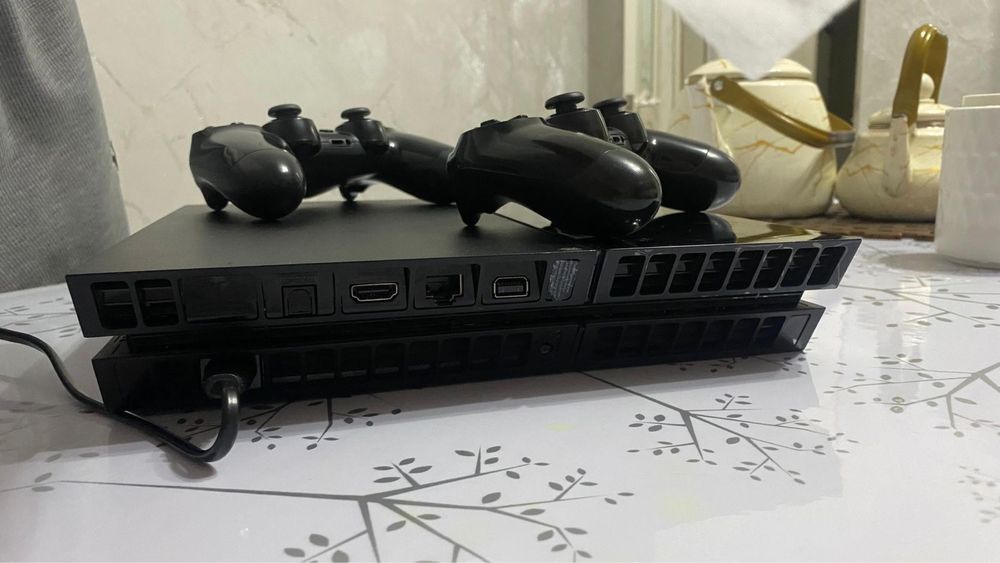 Ps4 в отличном состоянии с установленными играми