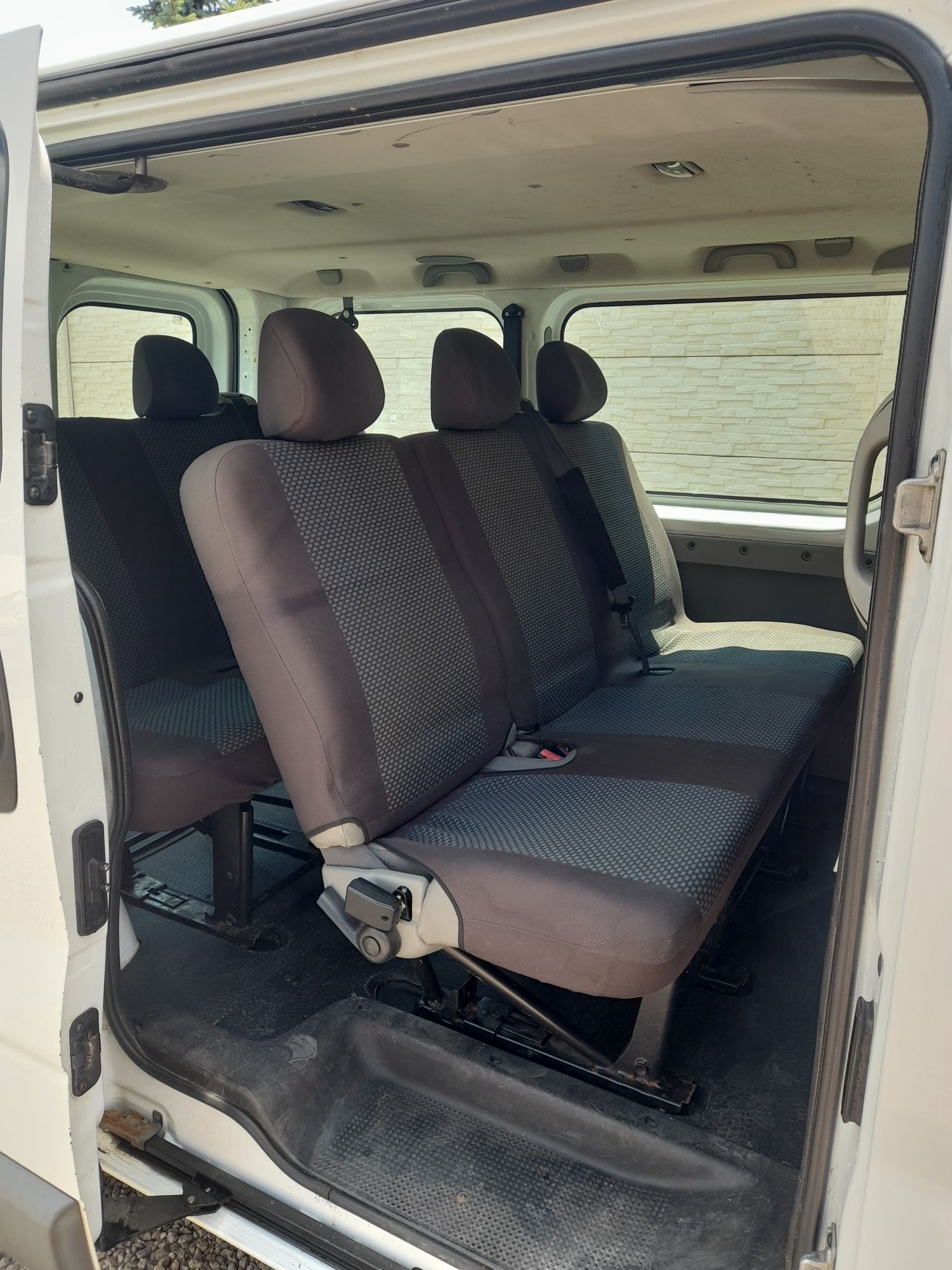 Opel Vivaro 2l, 9 pers , 2010