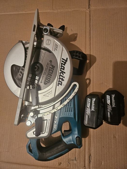 Circular Makita DRS780