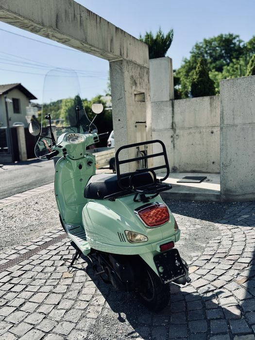 Vând scuter Razzo(vespa,yamaha,riva)