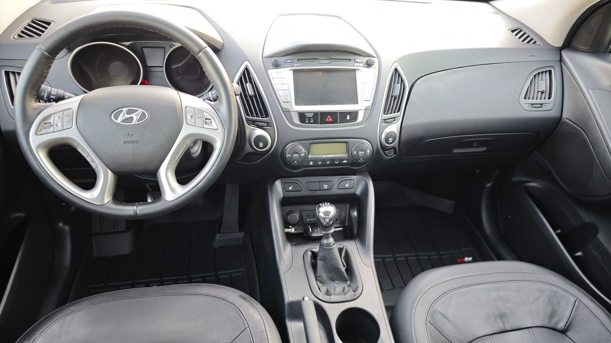 Кафяв/Всичко Платено/Обслужен/NAV/DVD/KAM/USB/КОЖА Hyundai IX35