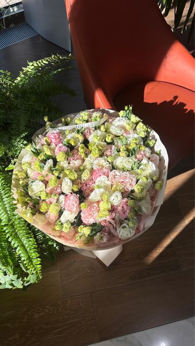 Красивый, ароматный букет — отличный подарок для любого случая!