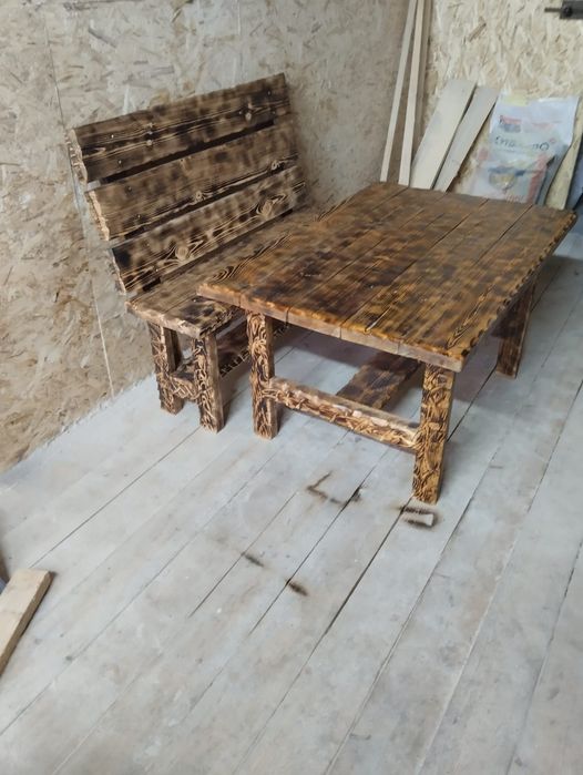 Продам деревянный стол и лавочку