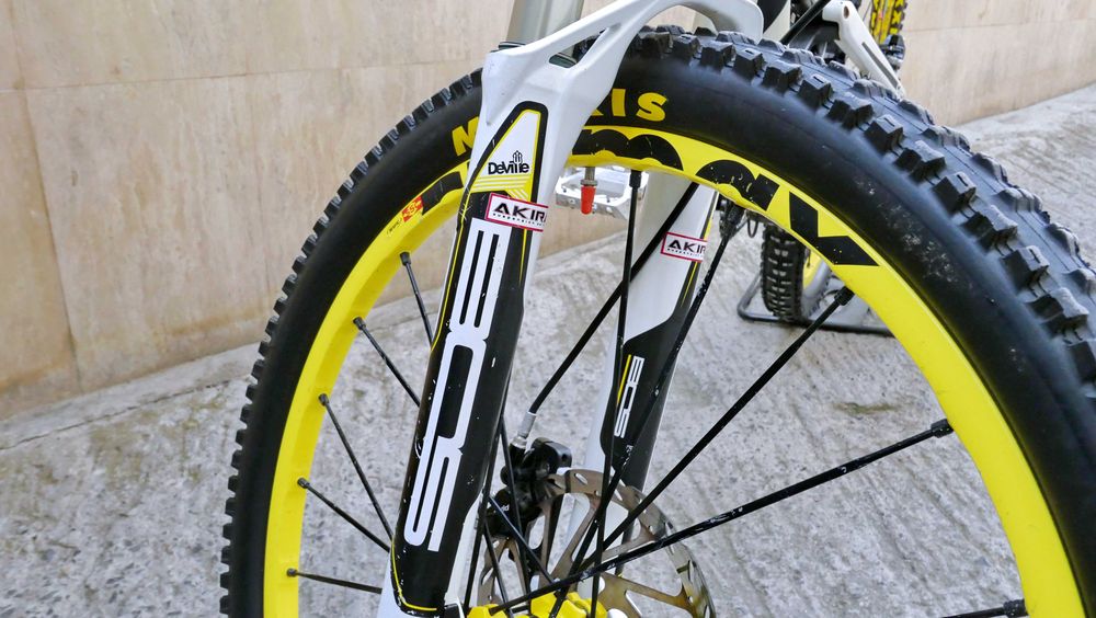 YT Capra CF Pro, 27.5 S, карбон, BOS Deville 170 ход, 1x 11 SRAM XO1