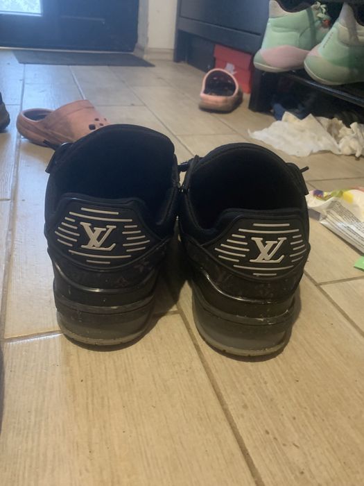 Lv trainers negrii cu albi
