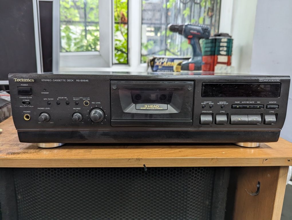 Продаю кассетную деку Technics rs-bx646