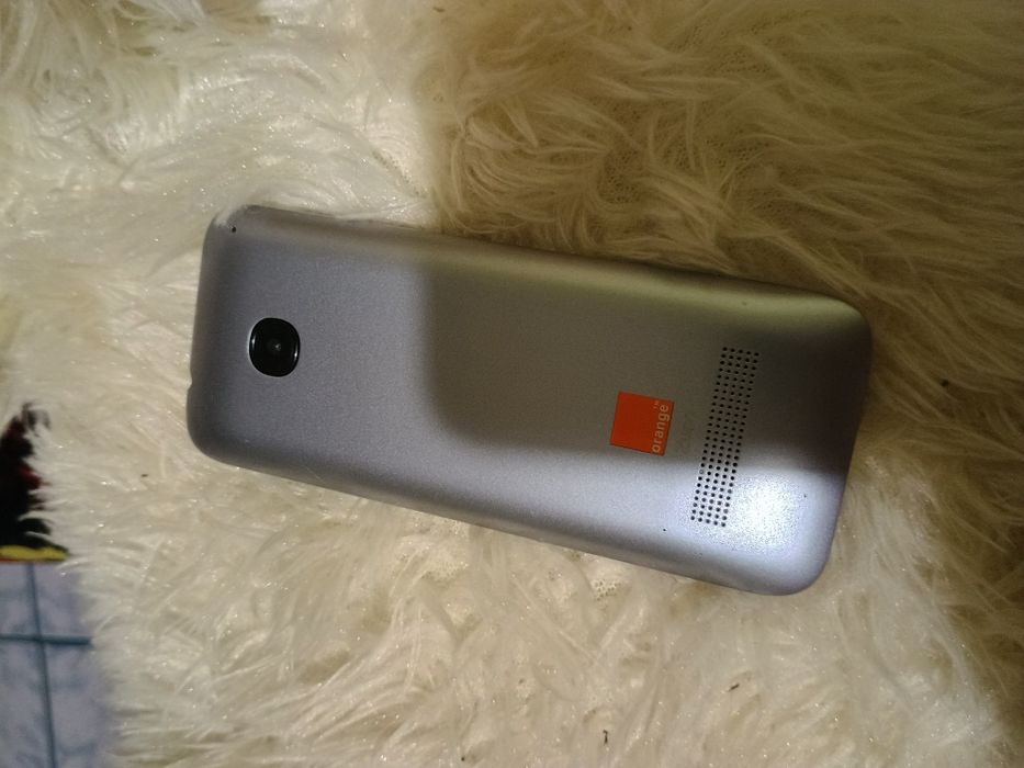 Vând telefon mobil cu butoane