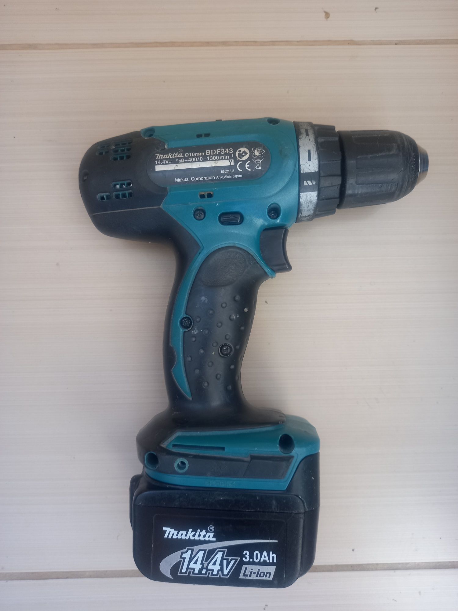 Винтоверт Makita 14,4V Li-ion