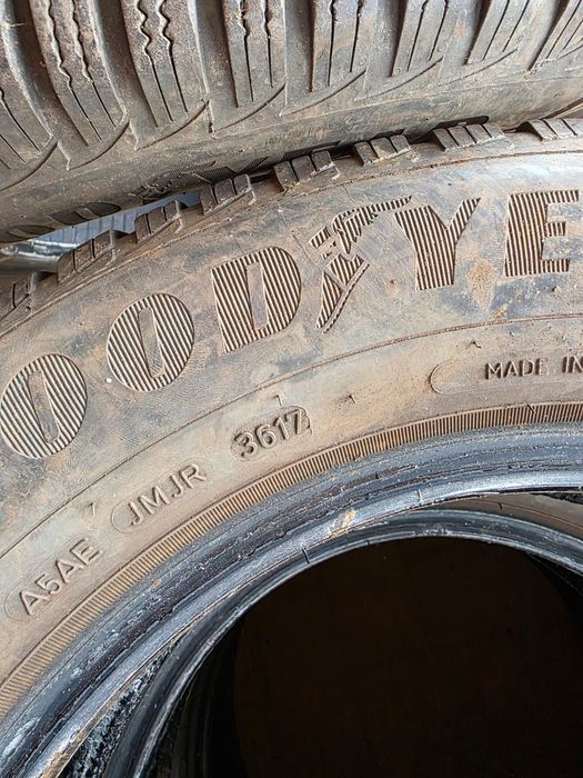 Vând anvelope iarna Goodyear 195/65 R15