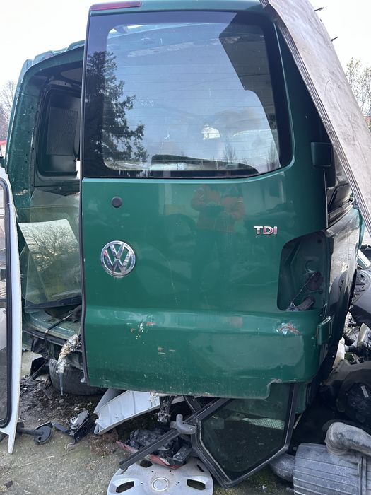 Usa spate batanta  vw t5 mic defect