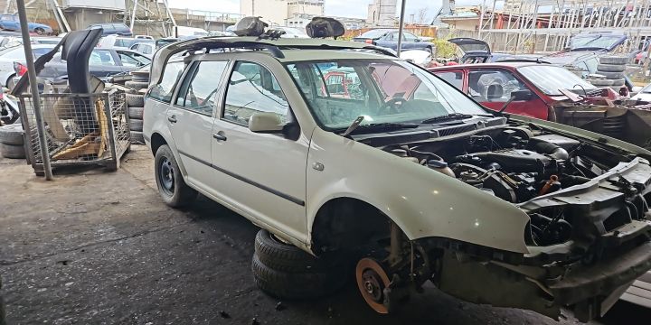 Usa / Portiera fata dreapta Volkswagen VW Golf a 4-a generatie