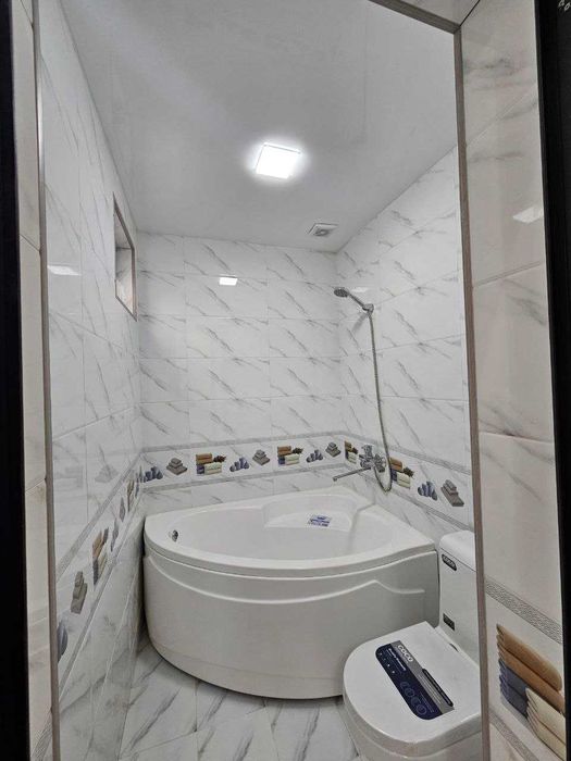 Бектемир тумани. 2 сотихда 4 xonali  зор uy sotaman.