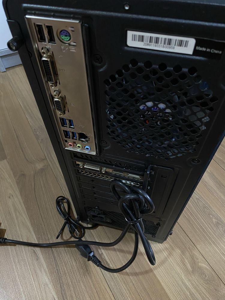 PC Gaming Ryzen 5 | 16GB RAM | SSD 500GB | GTX 1050 | Ofer și monitor!
