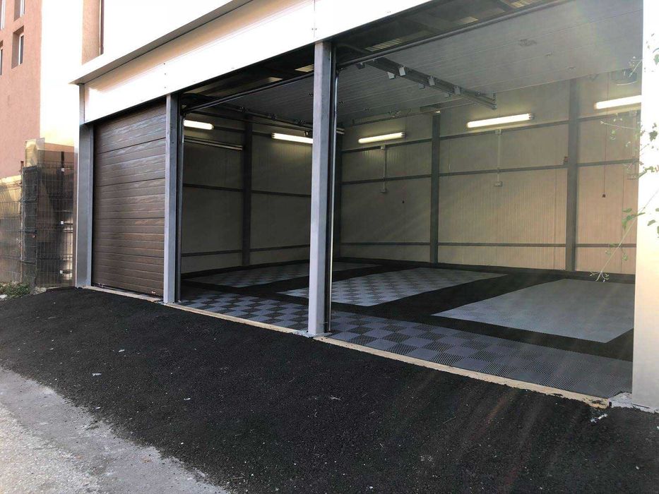 Garaje auto moderne din structura metalica si panouri sandwich