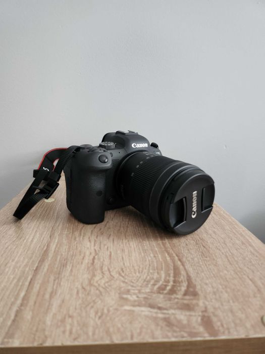 Canon EOS R6 + RF 24–105mm f/4 L IS USM | Отличное состояние + подарки