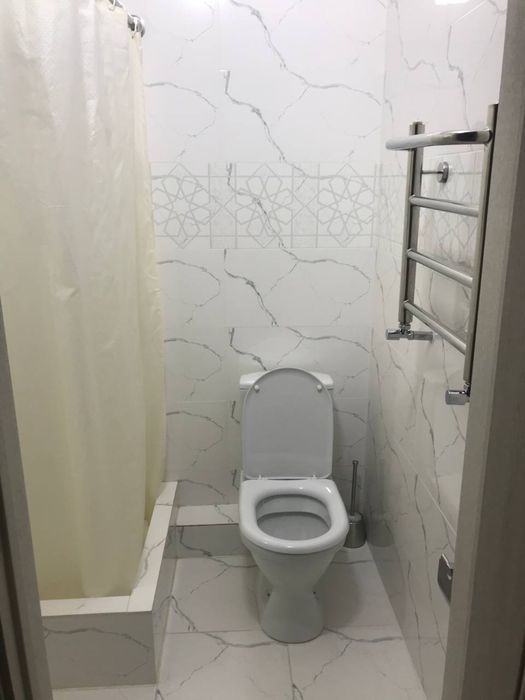 Uy sotiladi 3xonali yevro remont 107m2