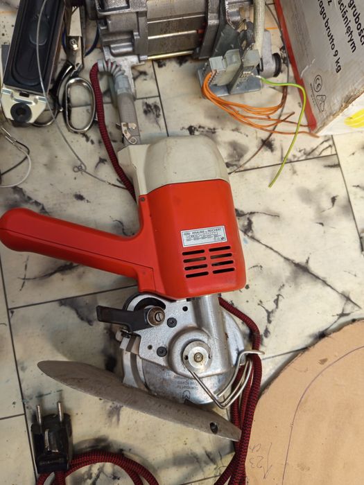 Дискова кроялна ножица работи перфектно