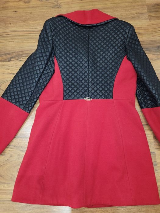 Палто Lucy със забележки