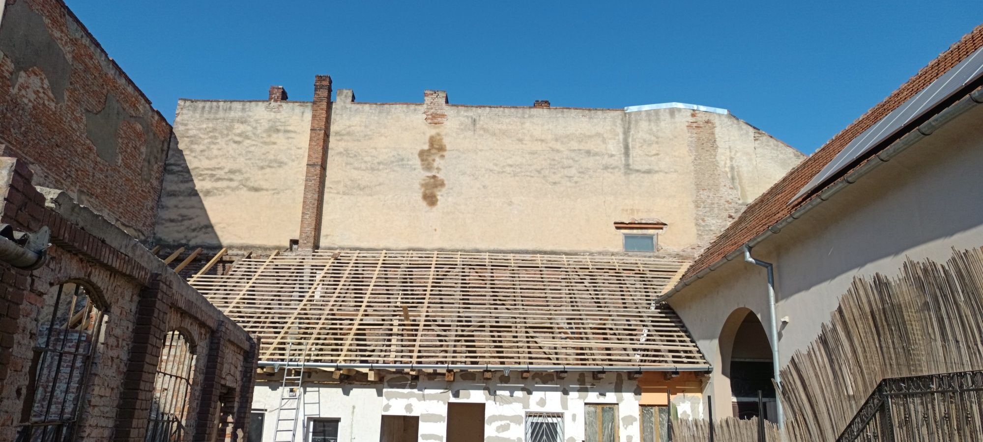 Reparatii și întreținere acoperișe