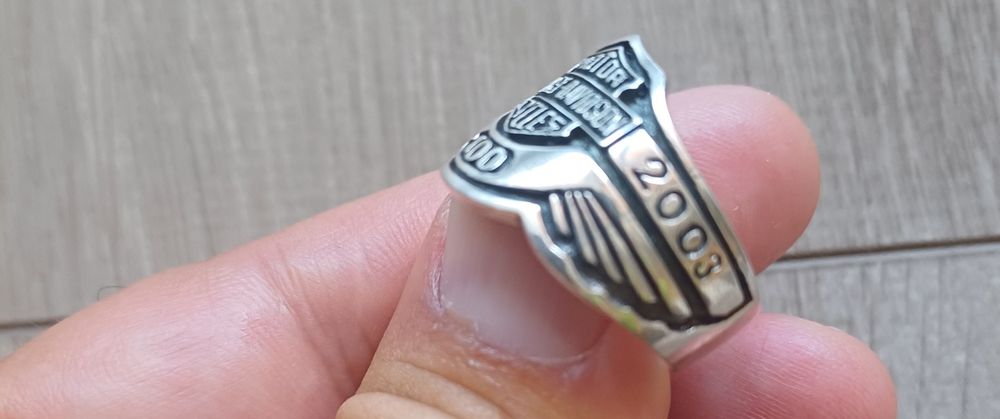 Продавам за феновете на моторите HARLEY-DAVIDSON един мъжки сребърен п
