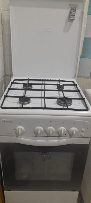 Продам газовую плиту