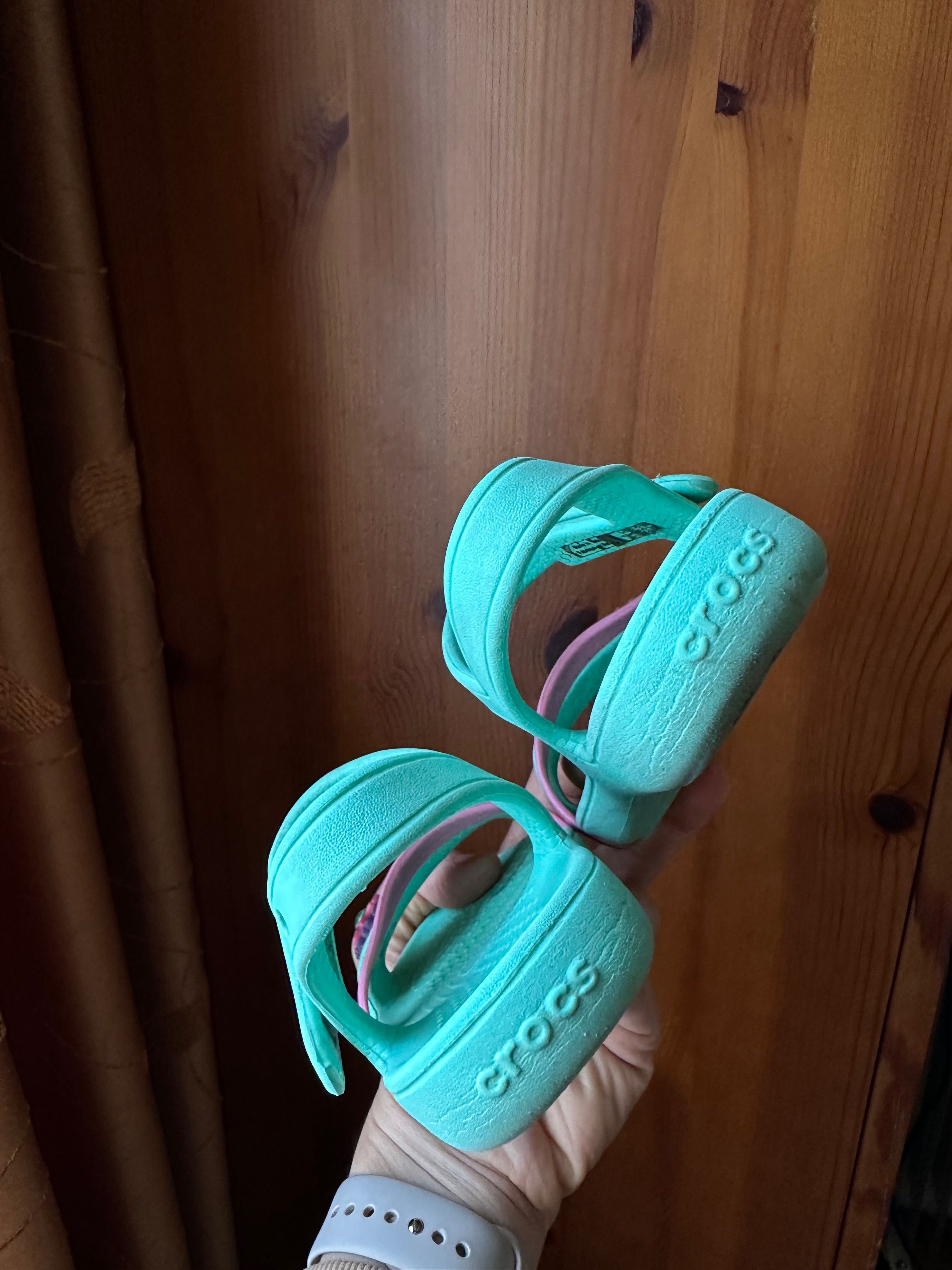 Crocs c9 c10 сандали за момиче