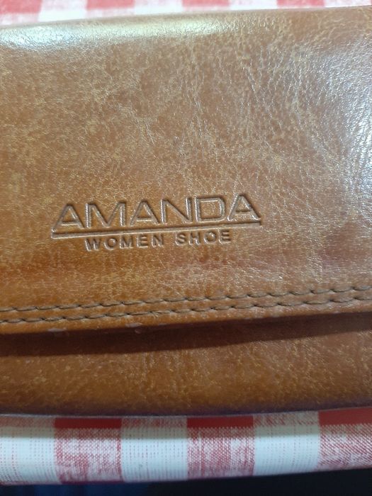 Vand portofel din piele veritabilă pentru dame