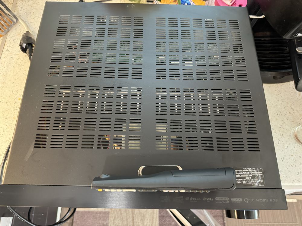 Onkyo TX-NR818 Качествен ресивър