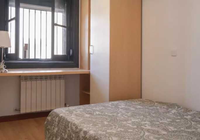 Дава се под наем Двустаен апартамент в Пловдив, Каменица 1 - 48 кв.м за 198.9 € - Снимка #2