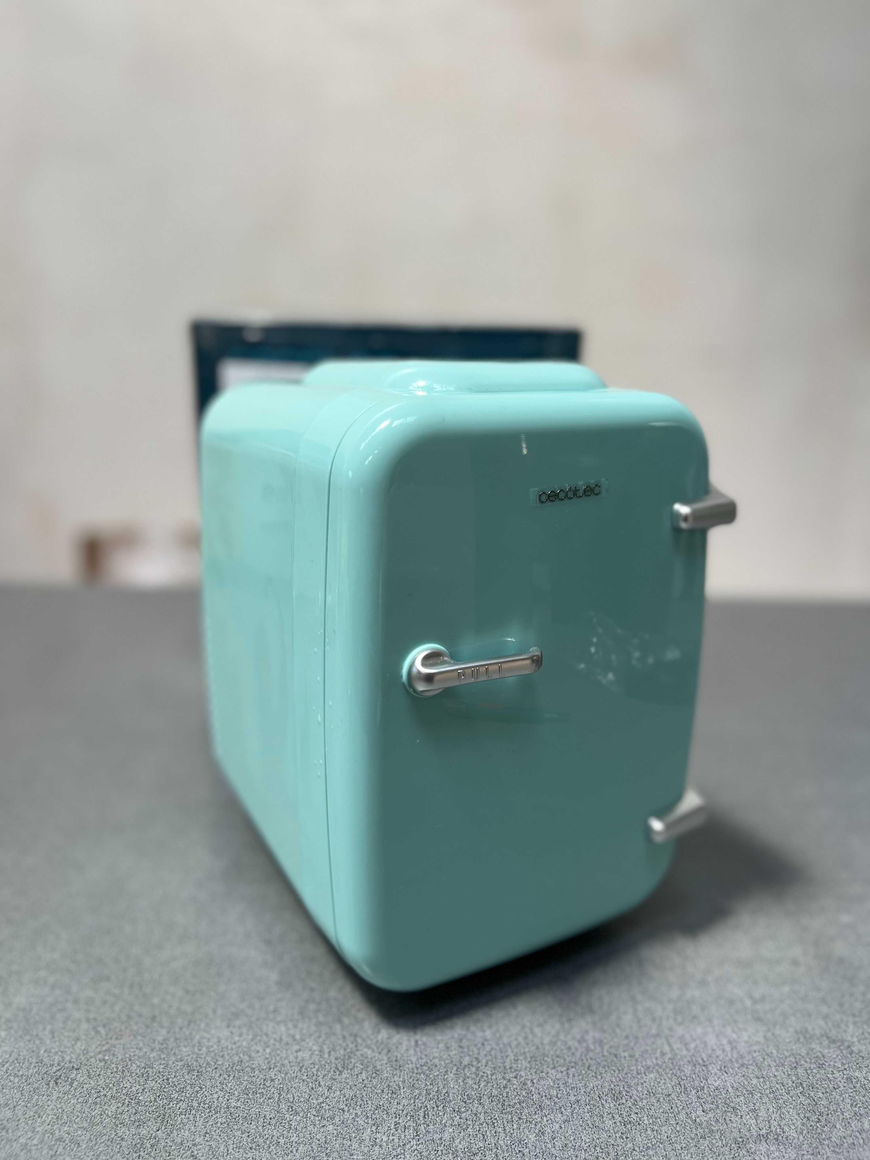 Мини хладилник Cecotec Bolero MiniCooling 4L , 12V / 220V