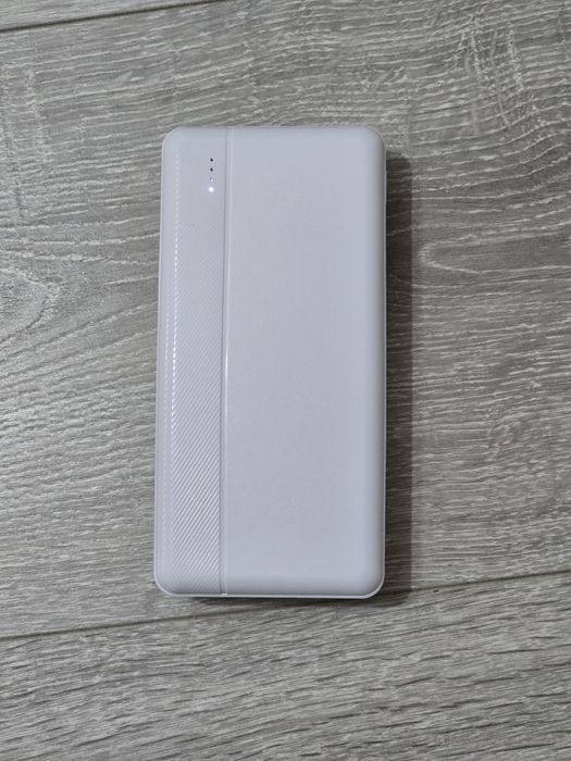Power Bank 20.000mAh – 2 intrări/ieșiri, USB-C, LED display