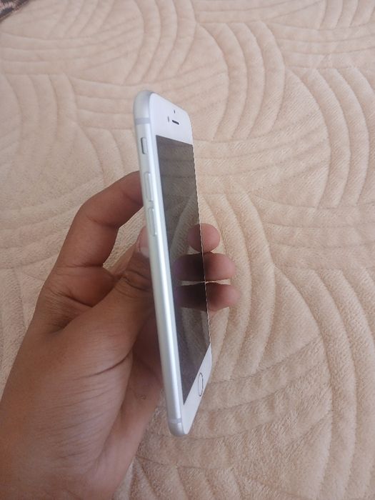 Vând sau schimb iphone 8