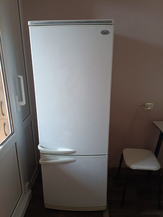 Продам холодильник Атлант