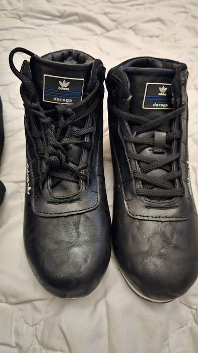 Продам зимнюю обувь 36 разм.