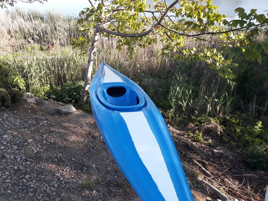 Vand caiac in stare buna