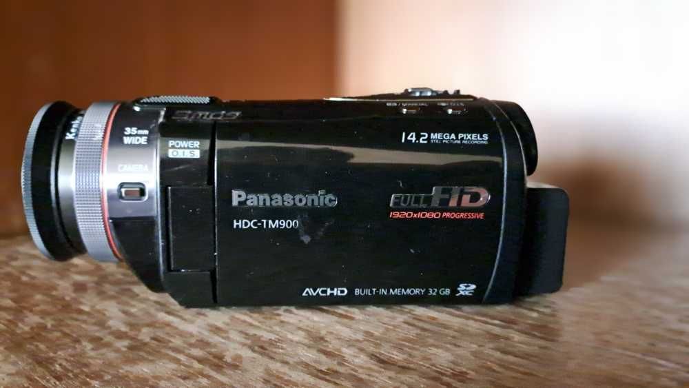 Видеокамера Panasonic HDC-TM900