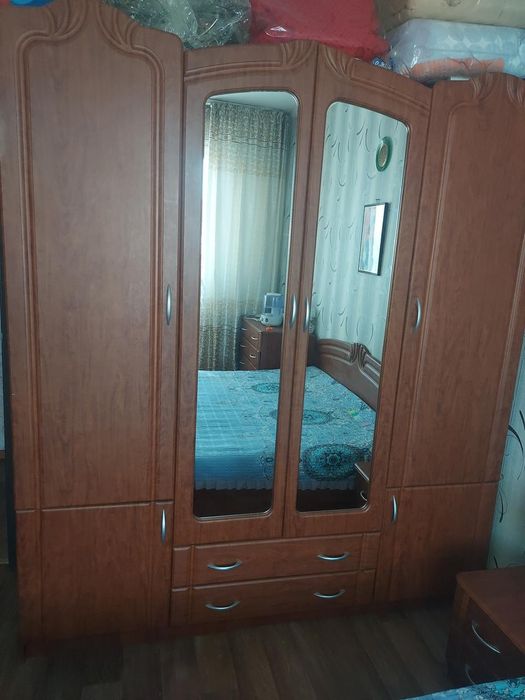 Спальный гарнитур