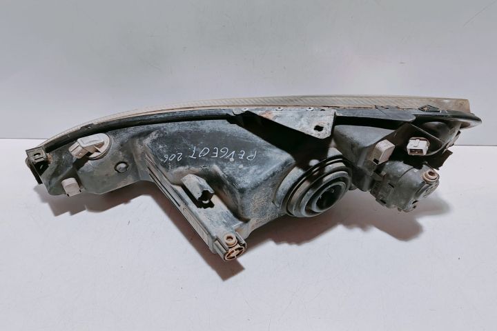 Far Dreapta   Cu defect 9640559480 / 89005131 Peugeot 206 prima gener