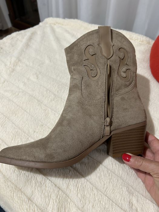 Ботуши ниски тип каубойски