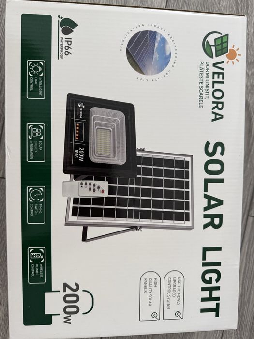 Proiector solar 200W cu panou solar, telecomanda