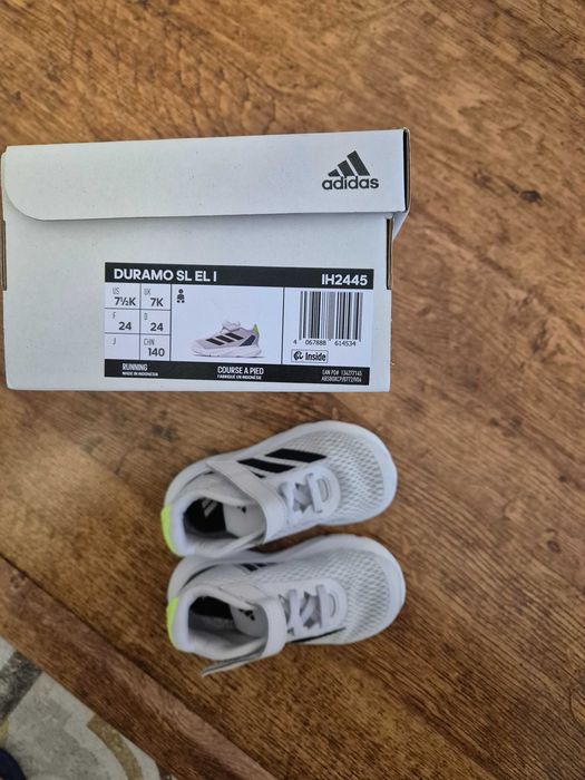 Vand adidași nr 24
