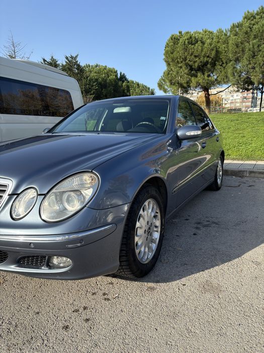 Mercedes benz E220