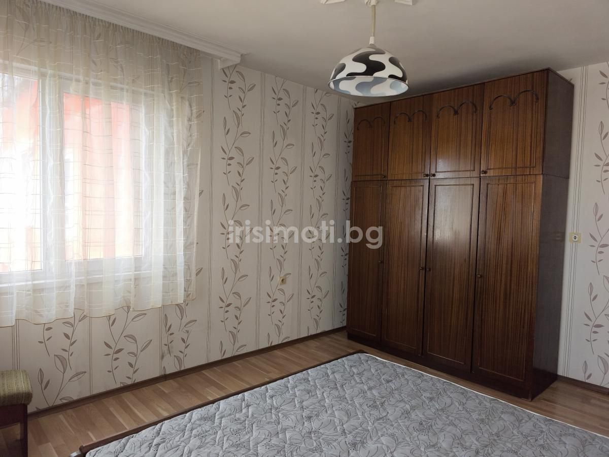 Под наем двустаен, €430, 70кв.м. в Надежда 1